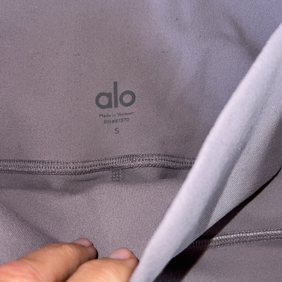 Alo Legging Lavenderder size small - Picture 2 of 4